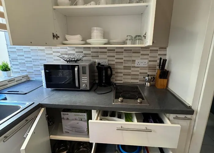 Lägenhet And Modern St Julians St. Julian's